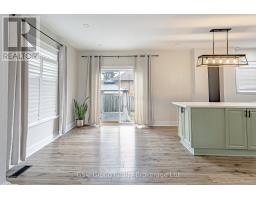 22 STRATHCONA AVENUE - 21
