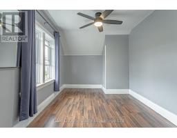22 STRATHCONA AVENUE - 34