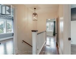 22 STRATHCONA AVENUE - 38
