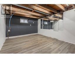 22 STRATHCONA AVENUE - 39