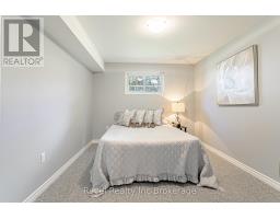7 CHILDERHOSE CRESCENT - 27