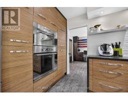 25 DEMEYERE AVENUE - 10