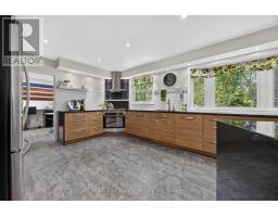25 DEMEYERE AVENUE - 11
