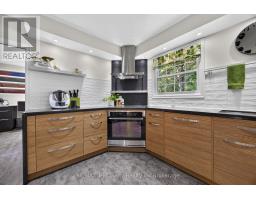25 DEMEYERE AVENUE - 13