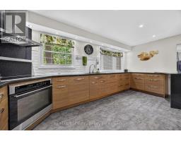 25 DEMEYERE AVENUE - 14