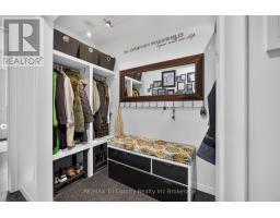25 DEMEYERE AVENUE - 21