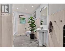 25 DEMEYERE AVENUE - 27