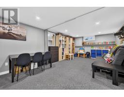 25 DEMEYERE AVENUE - 31