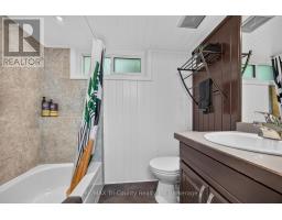 25 DEMEYERE AVENUE - 35