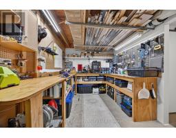 25 DEMEYERE AVENUE - 36