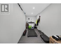 25 DEMEYERE AVENUE - 37