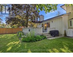 25 DEMEYERE AVENUE - 43