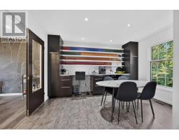 25 DEMEYERE AVENUE - 8
