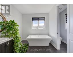 125 PRINCE CHARLES CRESCENT - 33