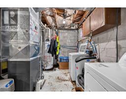 813 DUFFERIN STREET - 13