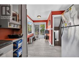 813 DUFFERIN STREET - 2