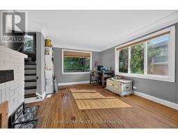 813 DUFFERIN STREET - 4