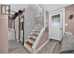 813 DUFFERIN STREET - 9