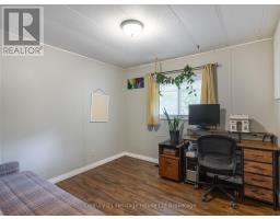 4 CENTRE RD - 596101 OXFORD 59 ROAD - 12