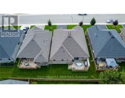 6 ESSELTINE DRIVE - 38