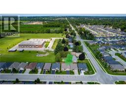 6 ESSELTINE DRIVE - 41