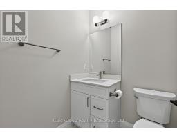 804 GARDEN COURT CRESCENT - 21
