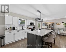 126 SPRINGBANK AVENUE N - 10