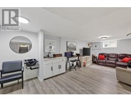 126 SPRINGBANK AVENUE N - 22