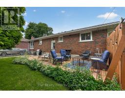 126 SPRINGBANK AVENUE N - 34