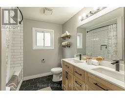 811 HUGHSON STREET - 18