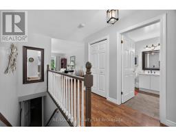 32 WILKINS CRESCENT - 13