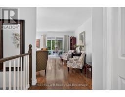 32 WILKINS CRESCENT - 14