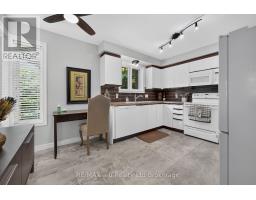 32 WILKINS CRESCENT - 22