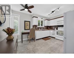 32 WILKINS CRESCENT - 23