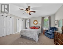 32 WILKINS CRESCENT - 25