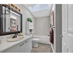 32 WILKINS CRESCENT - 27
