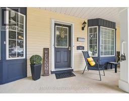 32 WILKINS CRESCENT - 3