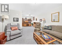 32 WILKINS CRESCENT - 33