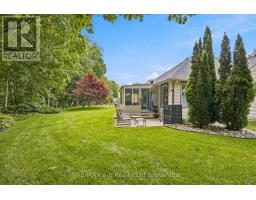 32 WILKINS CRESCENT - 7