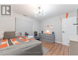 13 POTTERS ROAD N - 30