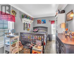 1813 NORFOLK COUNTY 19 ROAD W - 32