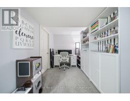 515 HUMMINGBIRD CRESCENT - 26