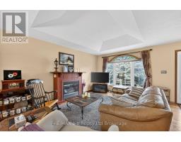 13 CORNISH CRESCENT - 12