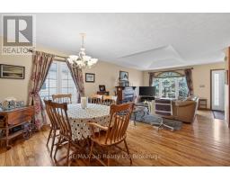 13 CORNISH CRESCENT - 15