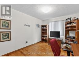 13 CORNISH CRESCENT - 23