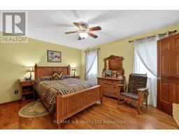 13 CORNISH CRESCENT - 24