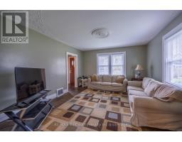 33 WELLINGTON STREET - 11