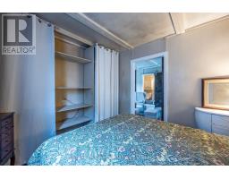 33 WELLINGTON STREET - 15