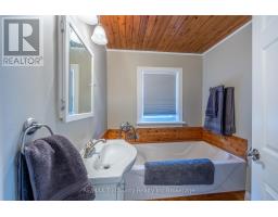 33 WELLINGTON STREET - 19