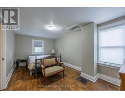33 WELLINGTON STREET - 20